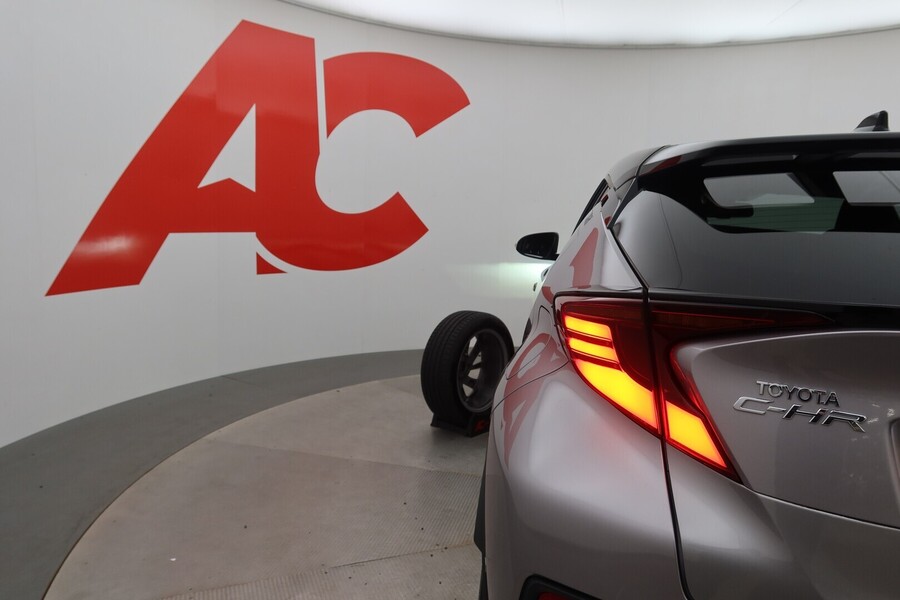 Toyota C-HR vaihtoauto