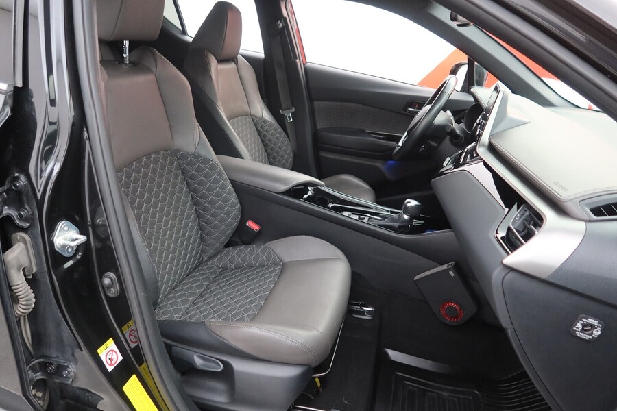 Toyota C-HR vaihtoauto