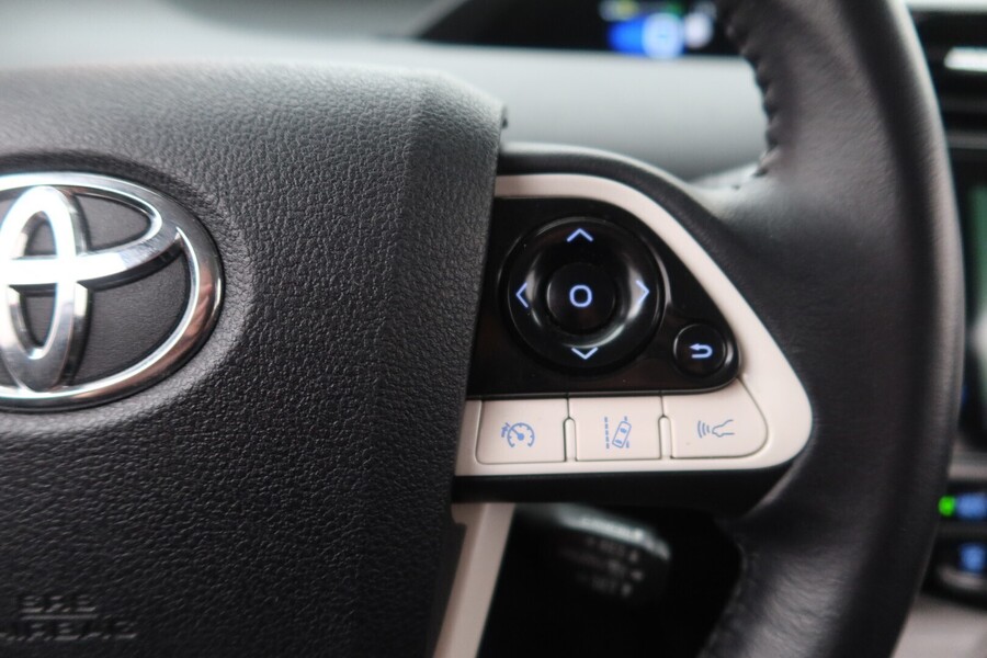 Toyota Prius Plug-in vaihtoauto