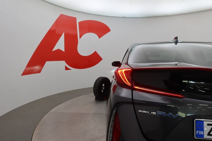 Toyota Prius Plug-in vaihtoauto