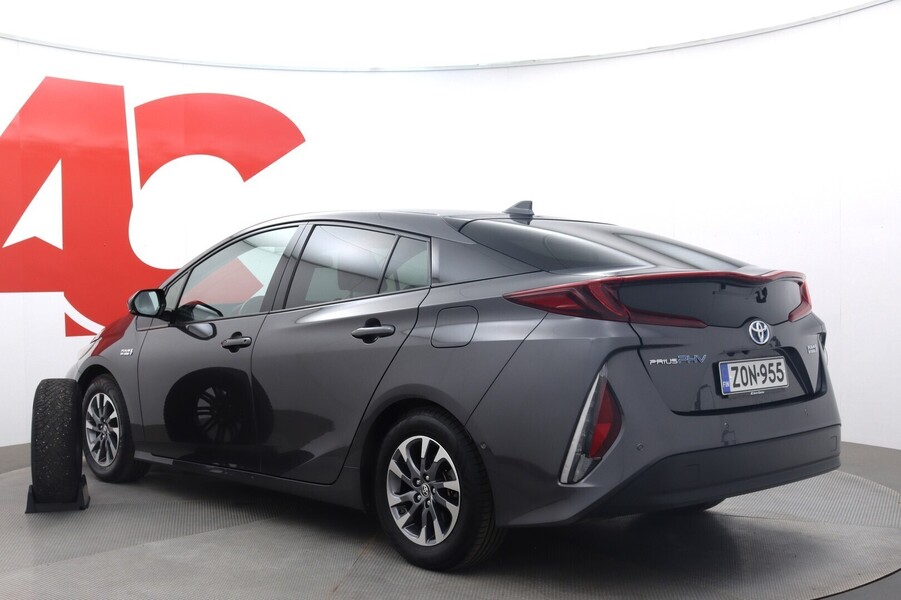 Toyota Prius Plug-in vaihtoauto