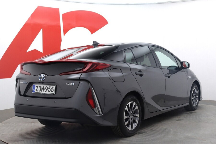 Toyota Prius Plug-in vaihtoauto