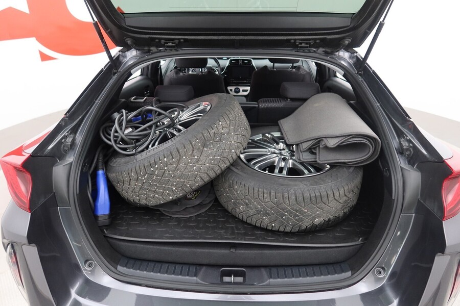 Toyota Prius Plug-in vaihtoauto