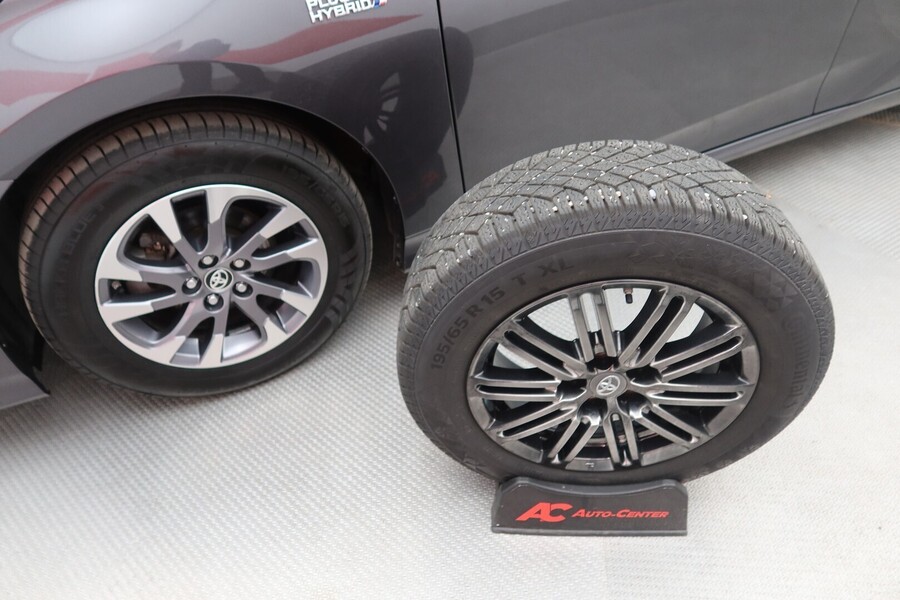 Toyota Prius Plug-in vaihtoauto