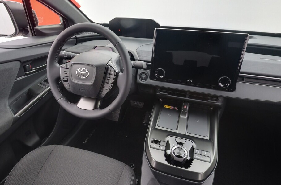 Toyota C-HR+ vaihtoauto