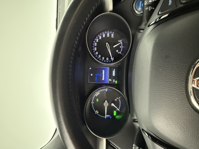 Toyota C-HR vaihtoauto