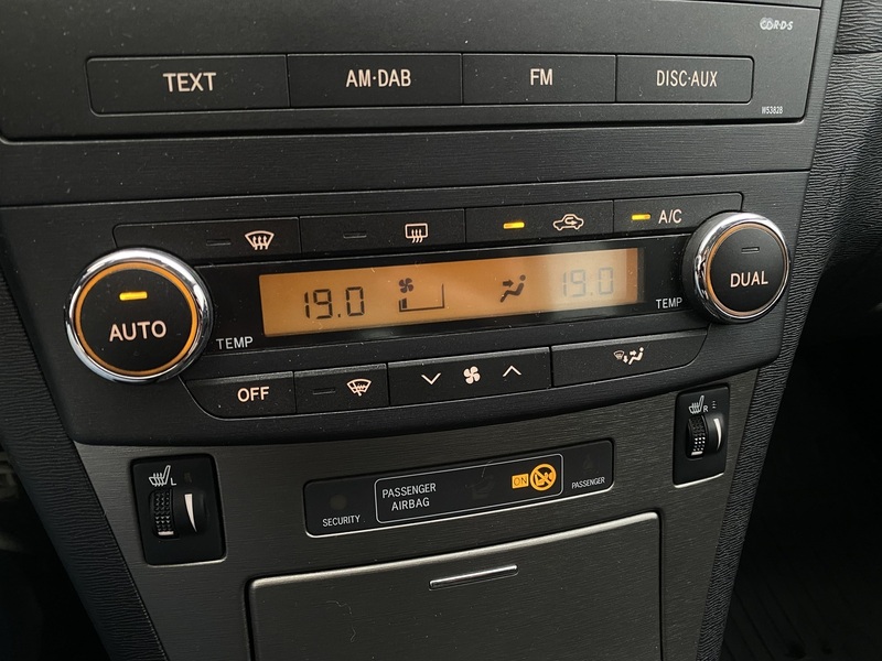 Toyota Avensis vaihtoauto