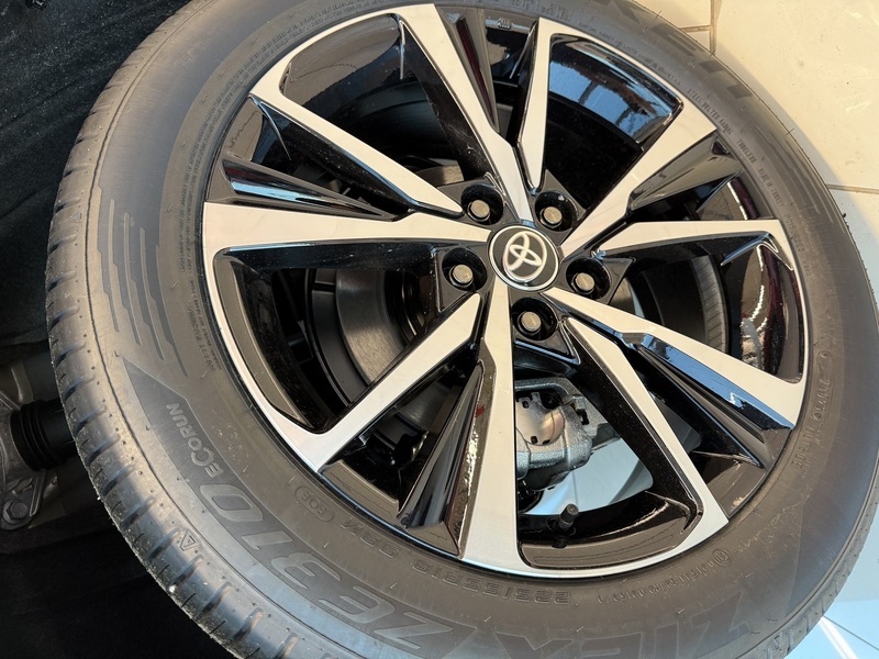 Toyota C-HR vaihtoauto