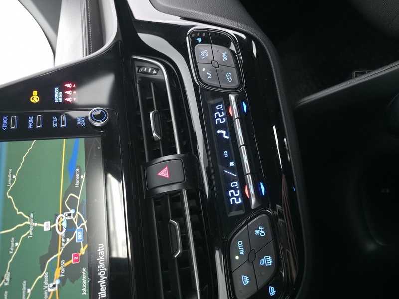 Toyota C-HR vaihtoauto