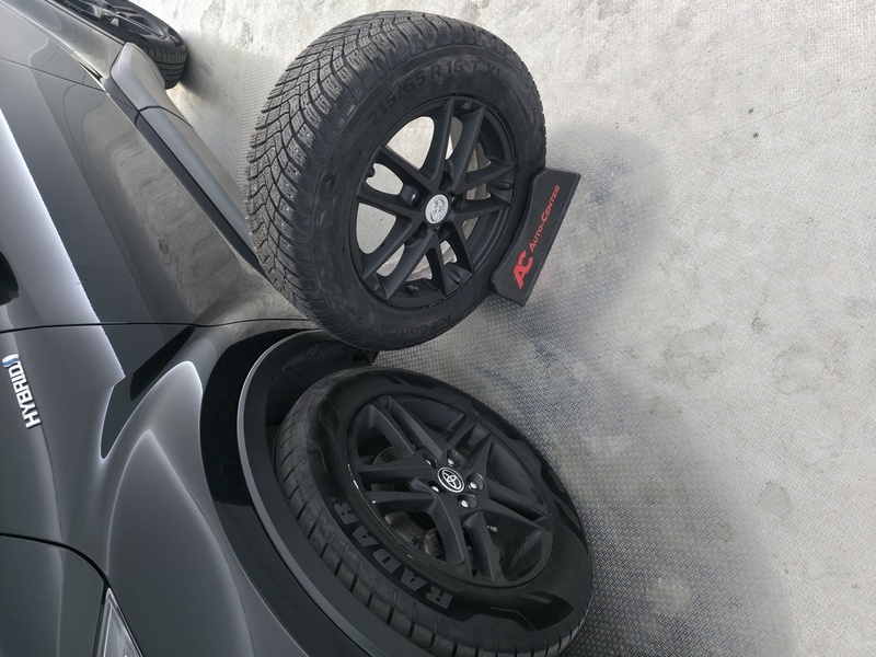 Toyota C-HR vaihtoauto