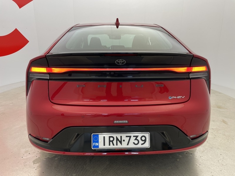 Toyota Prius Plug-in vaihtoauto