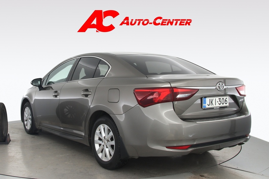 Toyota Avensis vaihtoauto