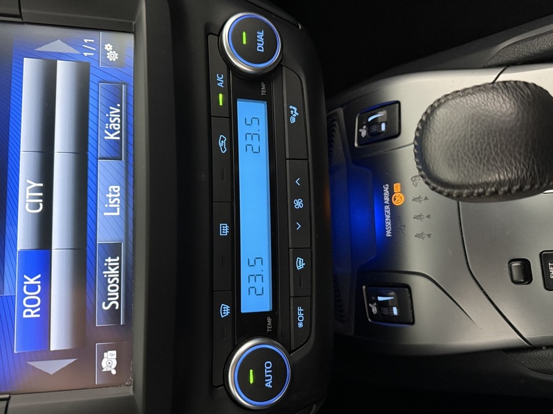 Toyota Avensis vaihtoauto