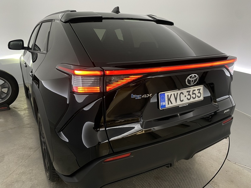 Toyota bZ4X vaihtoauto