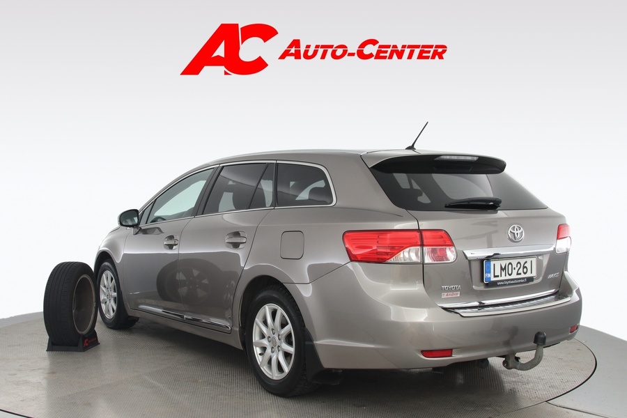 Toyota Avensis vaihtoauto