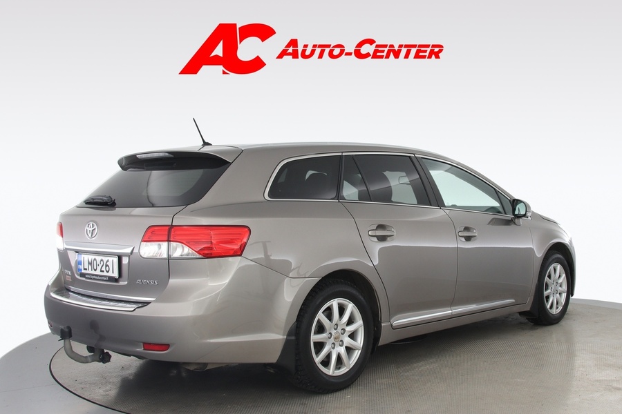 Toyota Avensis vaihtoauto