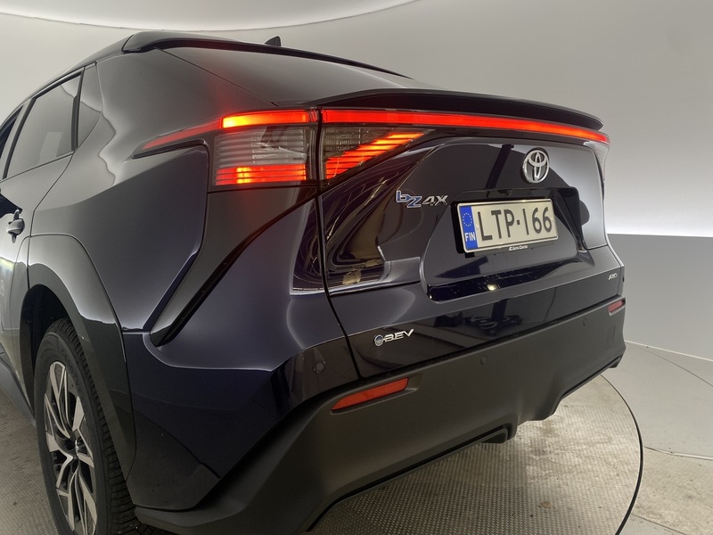 Toyota bZ4X vaihtoauto