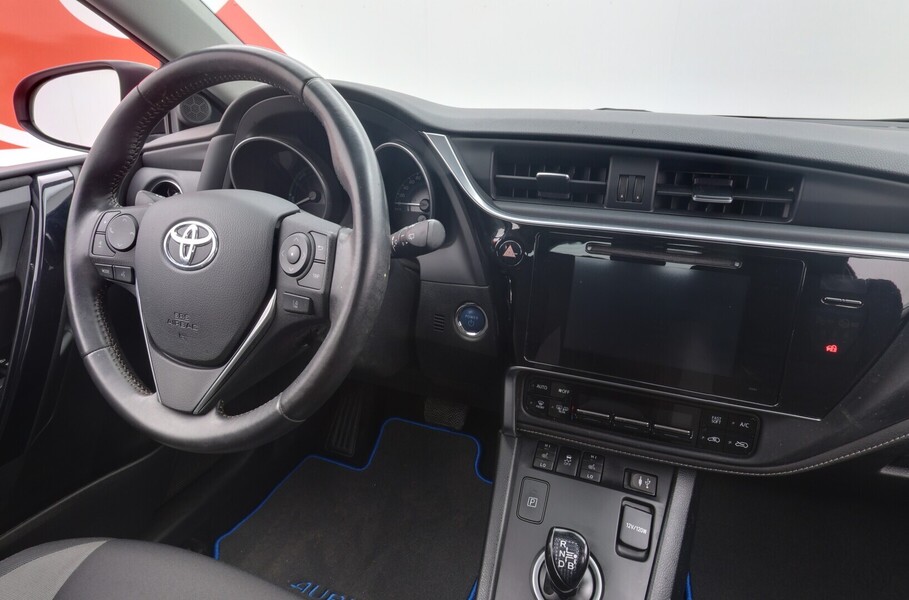 Toyota Auris vaihtoauto