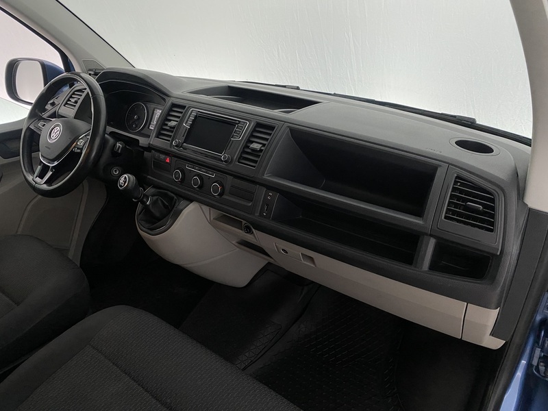 Volkswagen Caravelle vaihtoauto