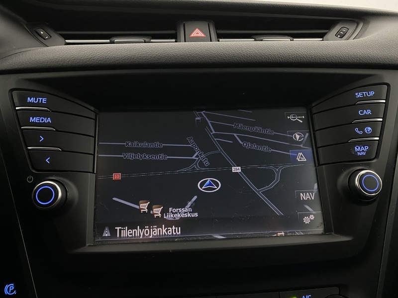 Toyota Avensis vaihtoauto