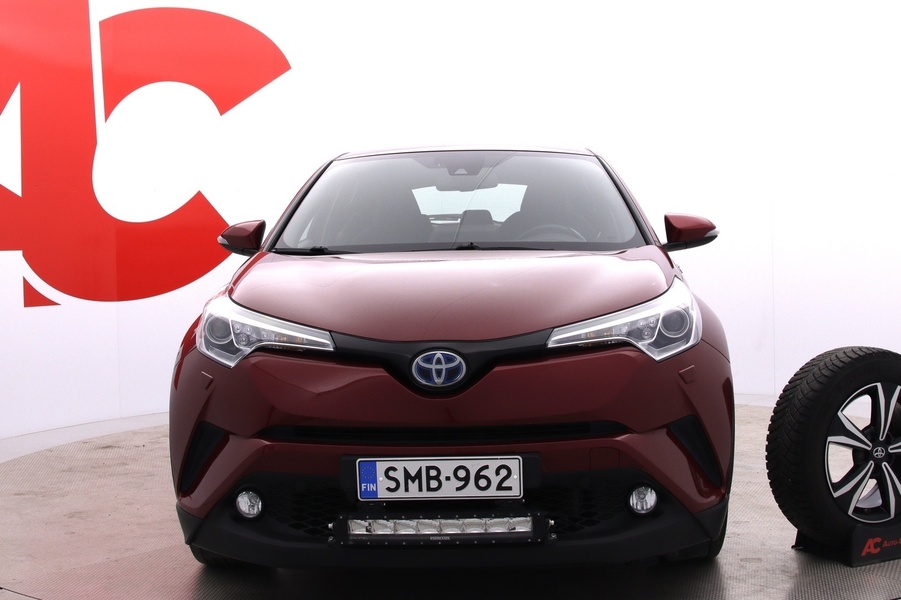 Toyota C-HR vaihtoauto