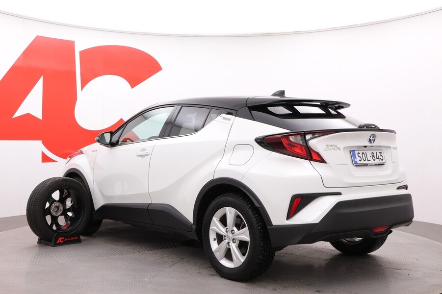 Toyota C-HR vaihtoauto