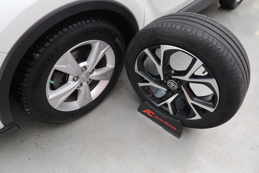 Toyota C-HR vaihtoauto