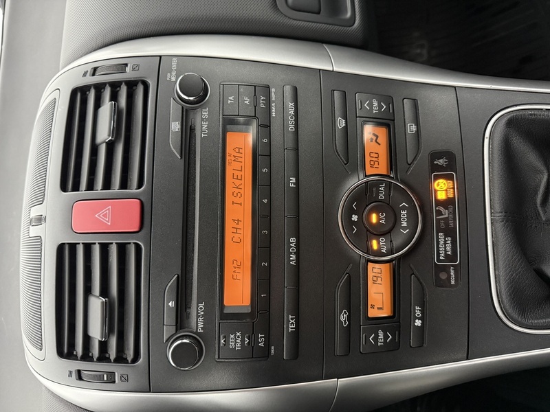 Toyota Auris vaihtoauto