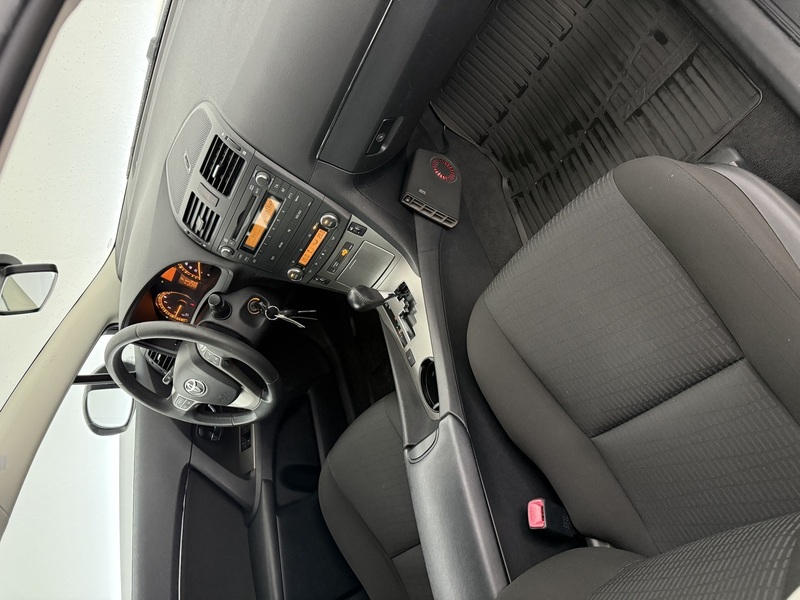 Toyota Avensis vaihtoauto