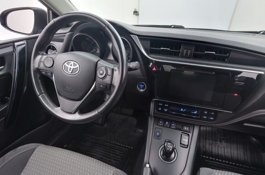 Toyota Auris vaihtoauto