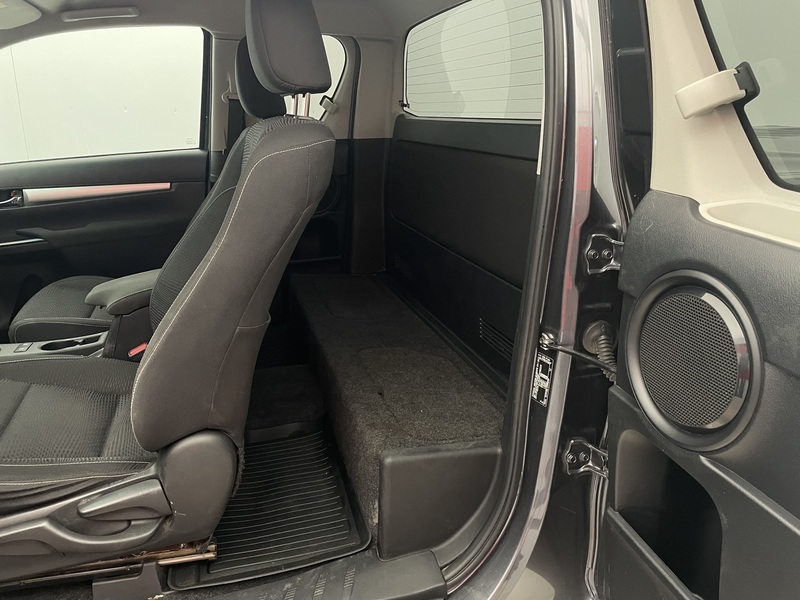 Toyota Hilux vaihtoauto