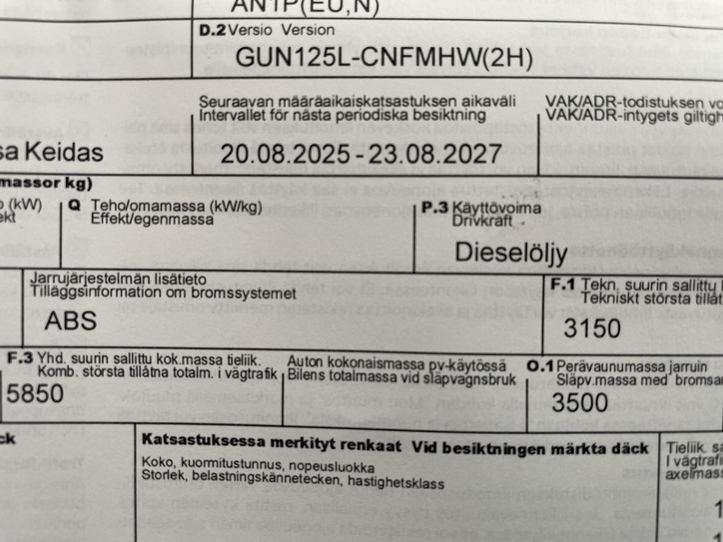 Toyota Hilux vaihtoauto