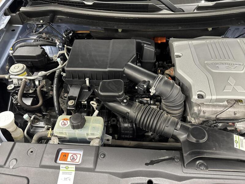 Mitsubishi Outlander PHEV vaihtoauto