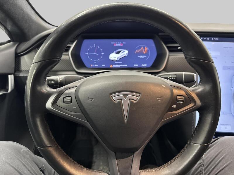 Tesla Model S vaihtoauto