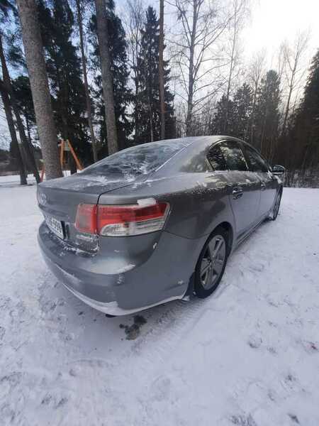 Toyota Avensis vaihtoauto