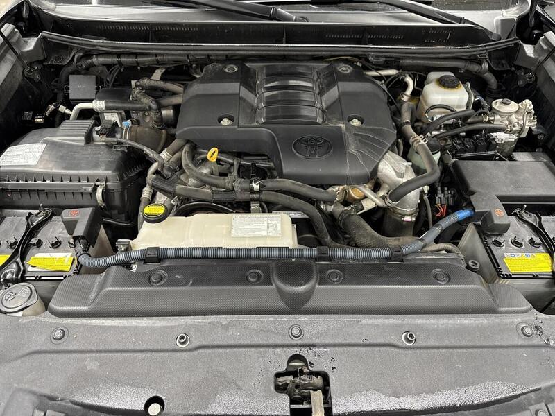 Toyota Land Cruiser vaihtoauto