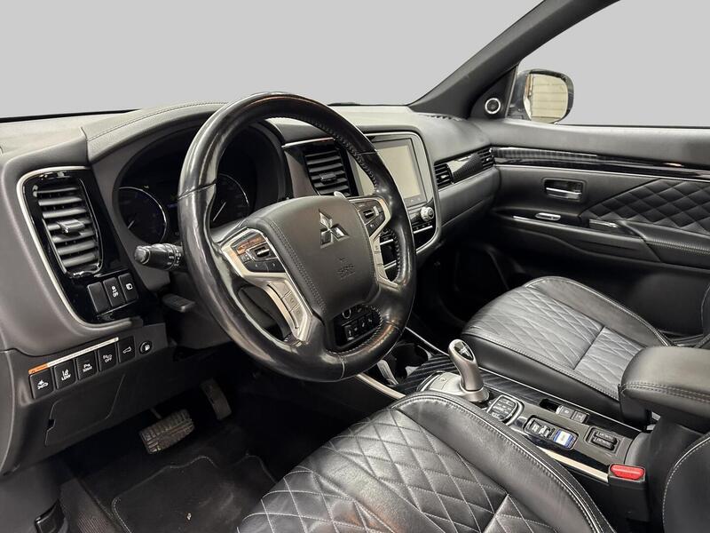 Mitsubishi Outlander PHEV vaihtoauto