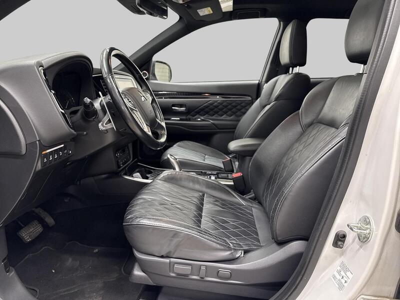 Mitsubishi Outlander PHEV vaihtoauto