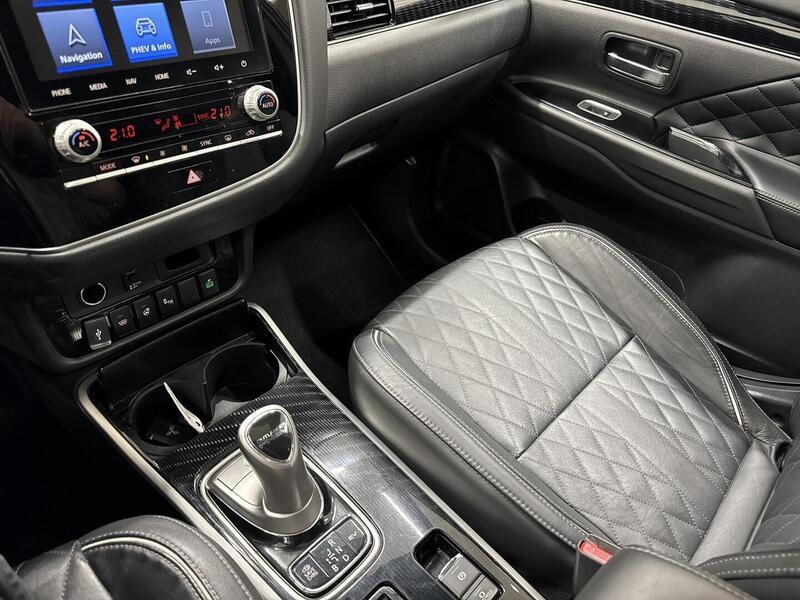 Mitsubishi Outlander PHEV vaihtoauto