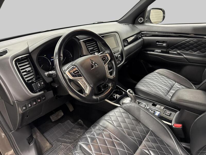 Mitsubishi Outlander PHEV vaihtoauto