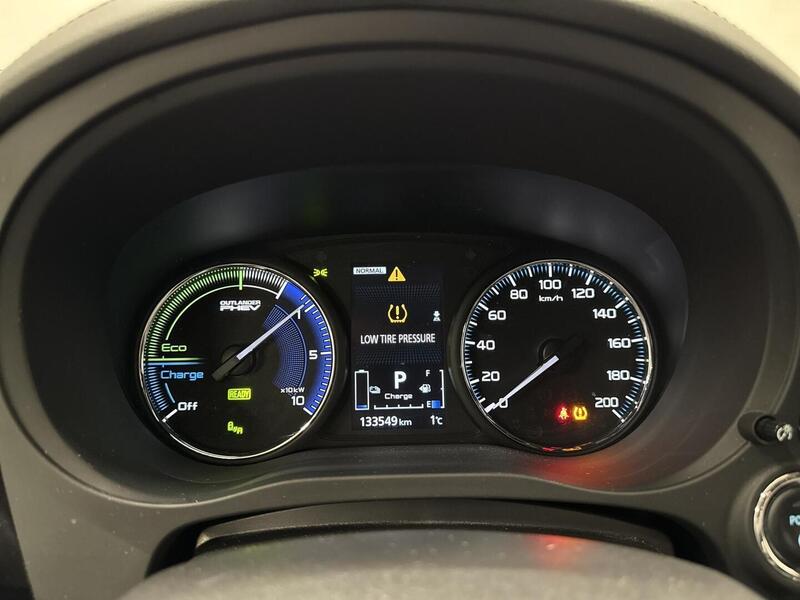 Mitsubishi Outlander PHEV vaihtoauto