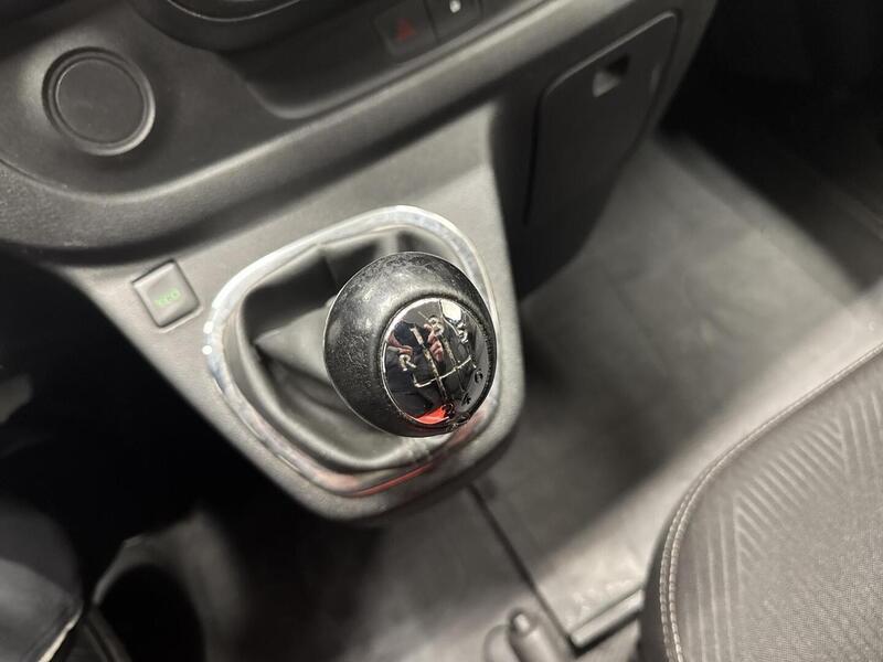 Nissan NV300 vaihtoauto