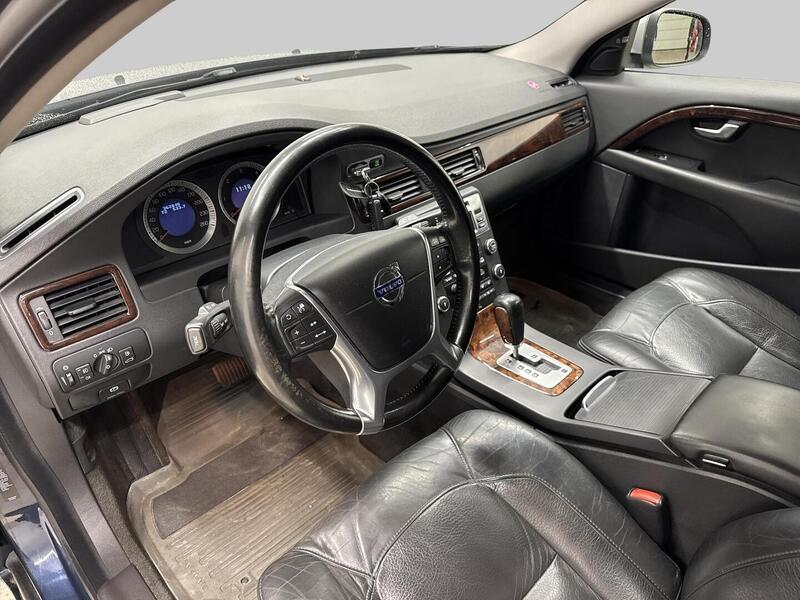 Volvo V70 vaihtoauto