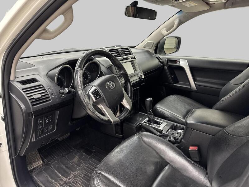 Toyota Land Cruiser vaihtoauto