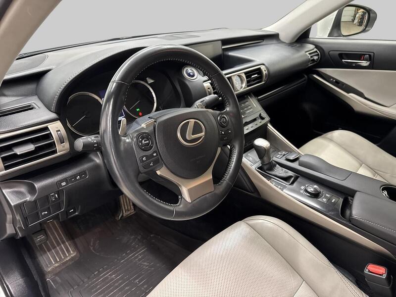 Lexus IS vaihtoauto