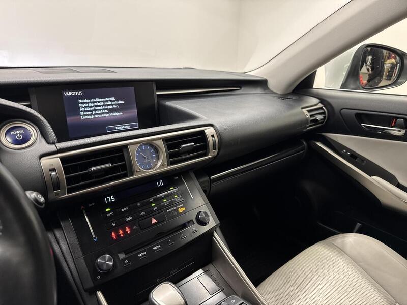 Lexus IS vaihtoauto