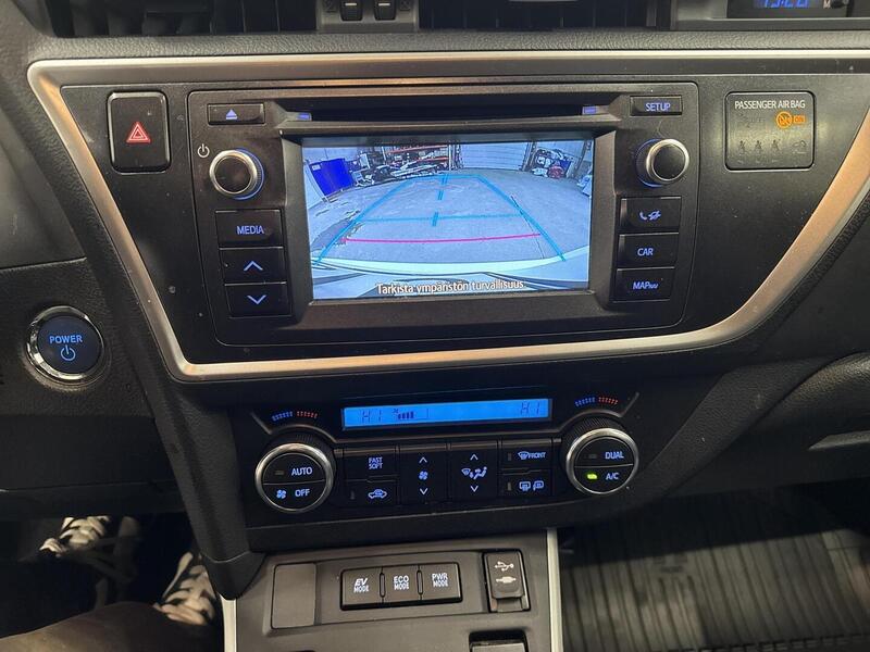 Toyota Auris vaihtoauto