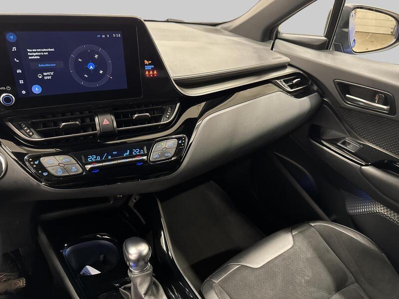 Toyota C-HR vaihtoauto