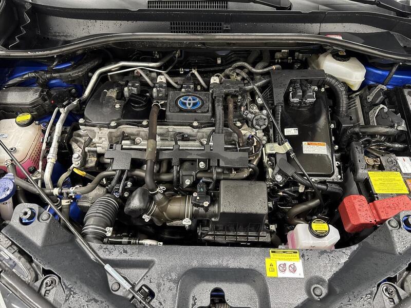 Toyota C-HR vaihtoauto