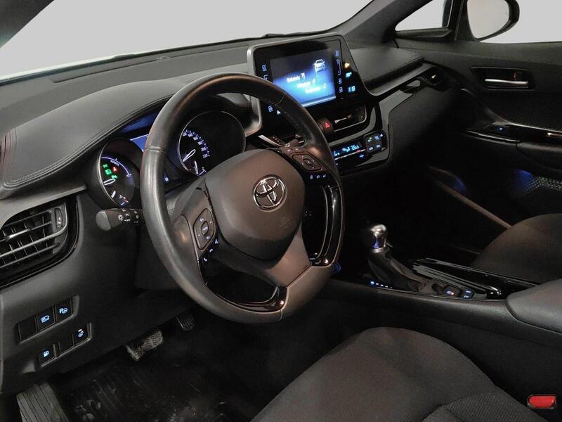 Toyota C-HR vaihtoauto